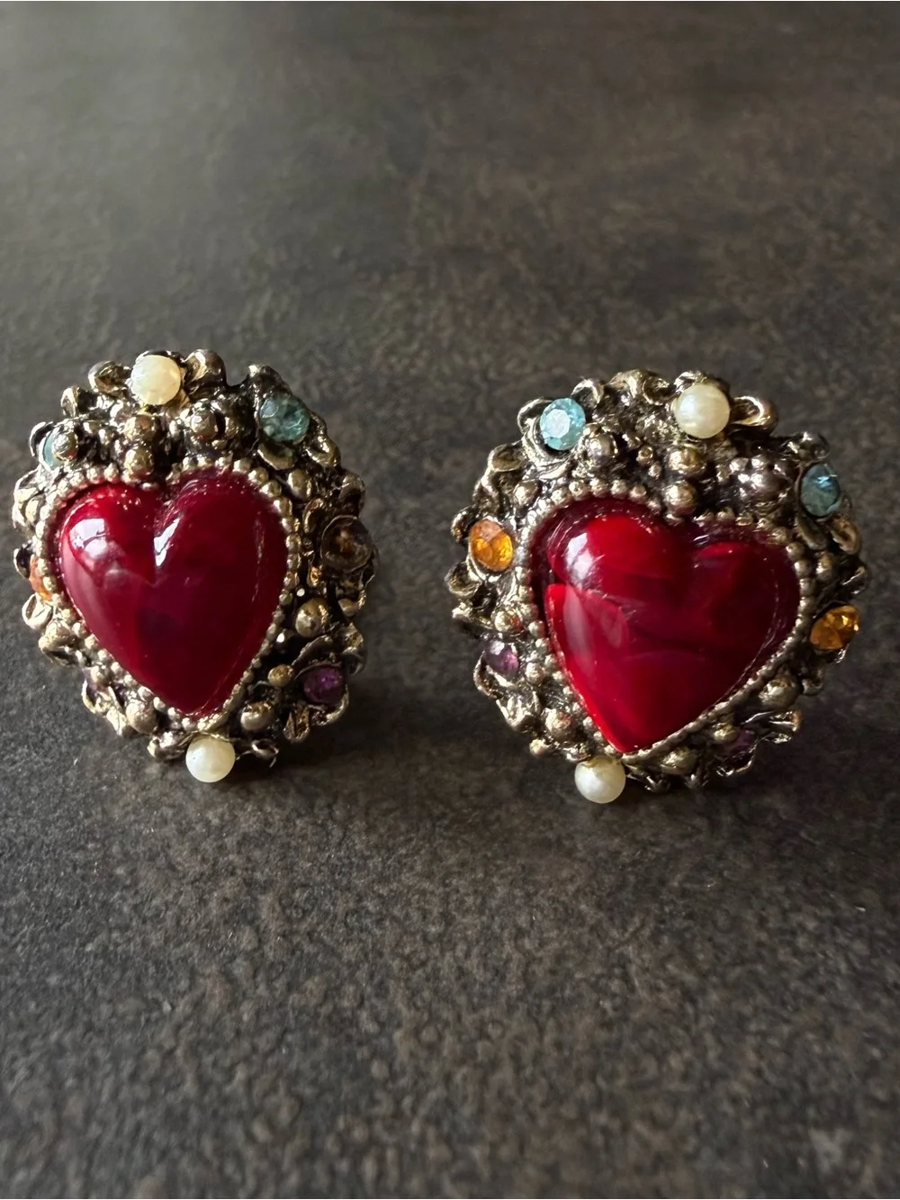 Vintage Red Heart Rhinestone Cluster Clip-on Earrings Mid Century - Picture 2 of 7